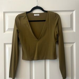 Aritzia Babaton cropped top in green